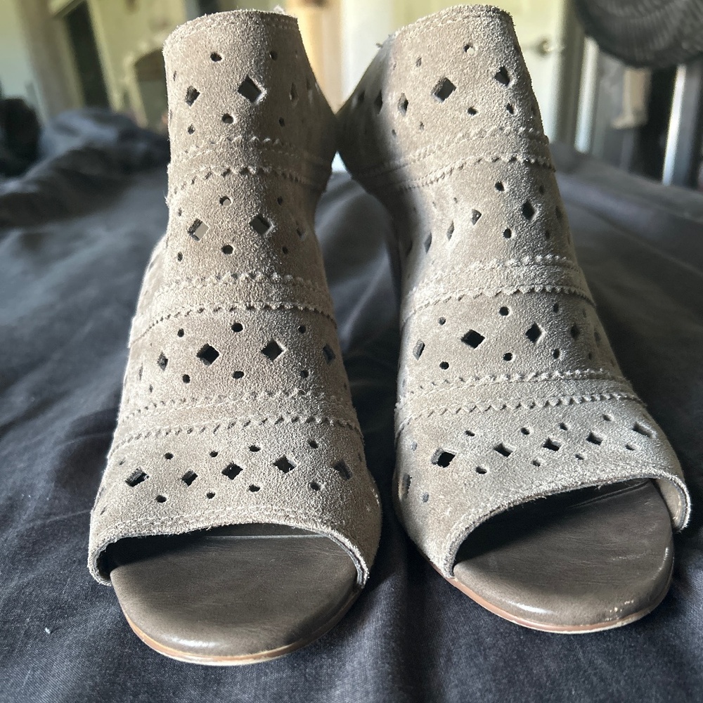 Chunky heel
